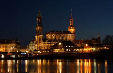 Fototapeta na wymiar Katholische Hofkirche Dresden
