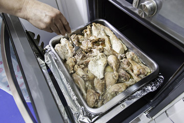 Roasting chicken in the oven