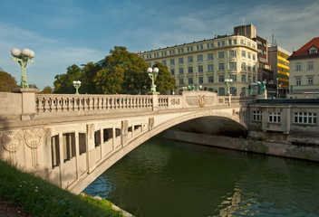 Naklejka premium Famous Dragon bridge, symbol of Ljubljana