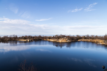Fototapeta premium Quarry/ crystal clear quarry at Halibut point park