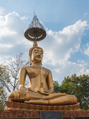 Obraz premium Big Buddha statue in Buddhist temple in Thailand