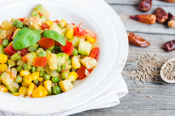 vegetarian vegetable stew with peas and corn, curry, healthy din