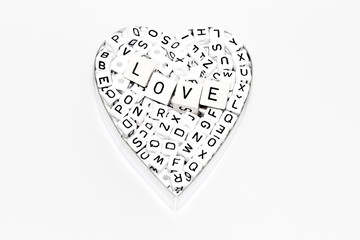 Liebesherz mit Buchstabenwürfeln