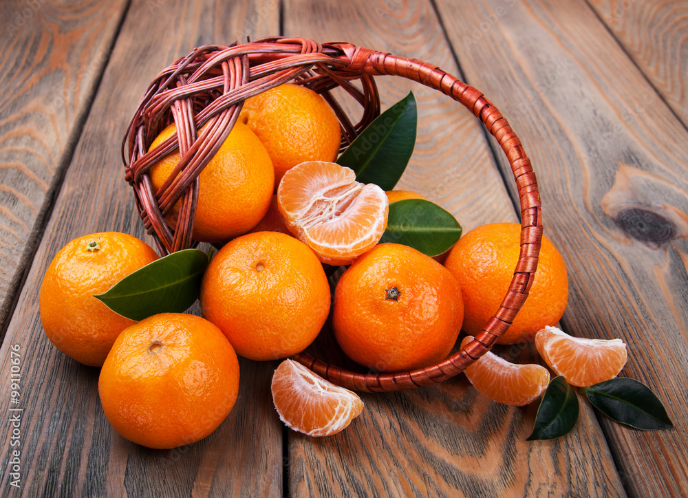 Wall mural juicy orange tangerines