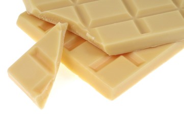 Tablette de chocolat blanc cassée