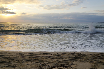 Fototapeta na wymiar Radiant sea beach sunrise in Kiten, Bulgaria