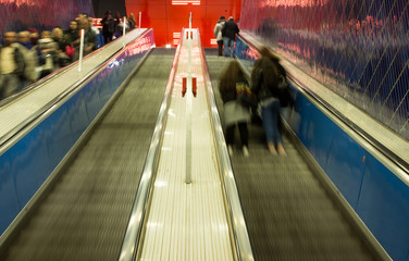 Rolltreppe zur U-Bahn Station