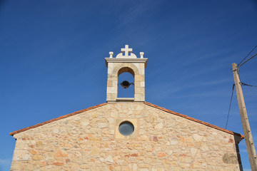 campanario de piedra de una ermita
