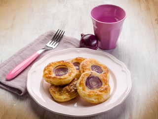 canapes with red onion