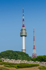 Obraz premium Namsan Tower, and the blue skies above in Seoul,South Korea