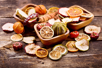 Fragrant decoration of dried fruits
