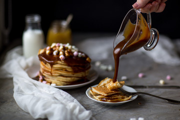 Pancake with caramel, marshmallow and honey