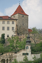 Fototapeta premium PRAGUE, CZECH REPUBLIC - APRIL 28, 2010: Black Tower of the Prague Castle