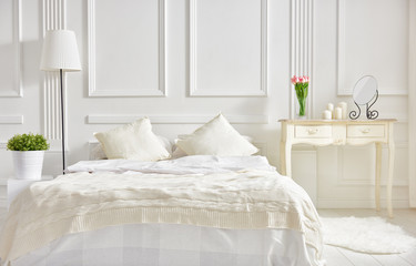 Fototapeta na wymiar elegant classic bedroom