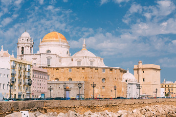 Fototapeta na wymiar Ancient Cadiz city in southern Spain. Cadiz Cathedral and old to