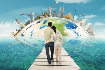 Couple Holiday on The Worldwide Monuments
