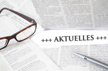 Zeitung, Aktuelles, Brille , Stift