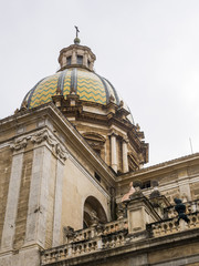 Fototapeta na wymiar Die Kirche San Giuseppe dei Teatini, Piazza Pretoria, Palermo, Sizilien, Italien, Europa
