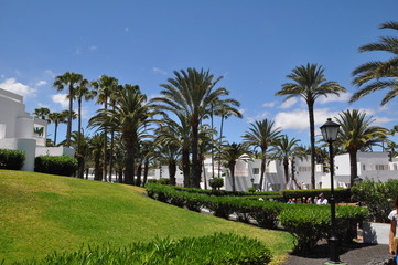 Fototapeta na wymiar Hotelanlage des RIU Paraiso Hotel auf Lanzarote