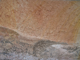 Feuchte Sandsteinwand