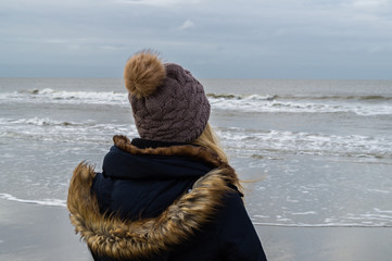 Frau am Meer