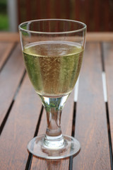 Sparkling white wine