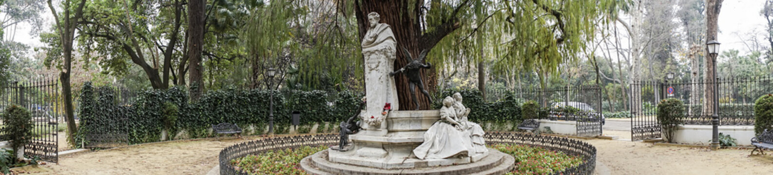 monumento dedicado al poeta Gustavo Adolfo B&eacute;cquer en la ciudad de Sevilla