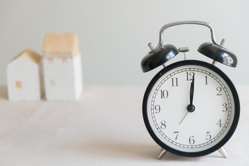 black alarm clock