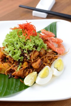 Mee Goreng with prawns and egg