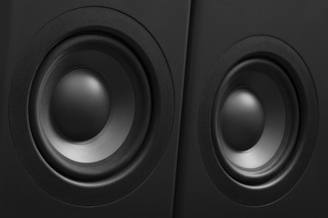 Multimedia speaker system with different speakers closeup