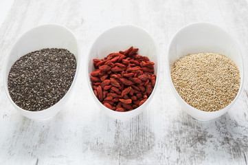 Superfood Quinoa Chia Goji-Beeren