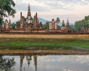 Obraz premium Wat Mahathat Sukhothai Historical Park Thailand