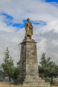 shota rustaveli monument