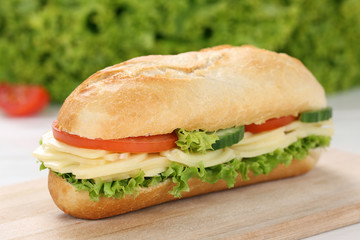Sandwich Baguette belegt mit Käse