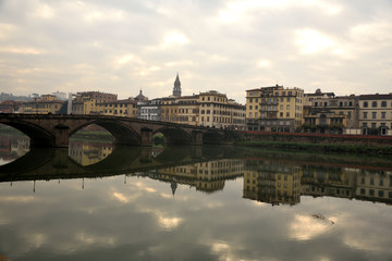 panorama di Firenze sul fiume Arno