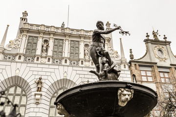 Fountain of the Neptune in old town of Gdansk, Poland © Patryk Kosmider