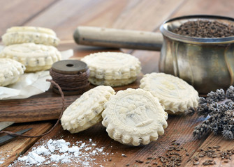 Anisbrötli / Springerle - Auf Holztisch dekoriert