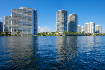 Fototapeta premium North Miami Waterway