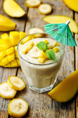 banana mango smoothie