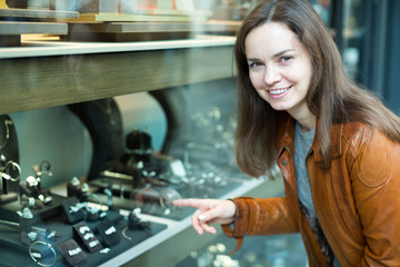 woman at jewellery store window