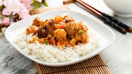 Reis mit süß-sauren Gemüse - rice with sweet and sour veggies