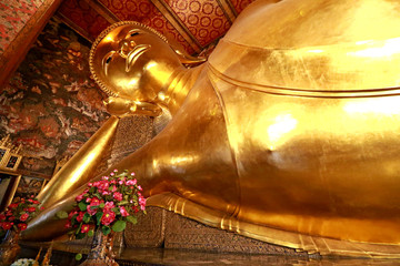 The Giant Golden Reclining Buddha (Sleep Buddha) in Wat Phra Chetuphon Vimolmangklararm...