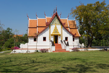 Fototapeta na wymiar Buddhist temple in Mueang Boran