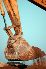 excavator digging © shime