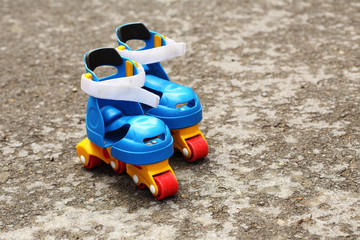  plastic roller skates