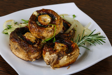Baked champignons