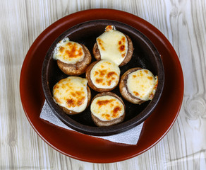 Stuffed champignon with cheese