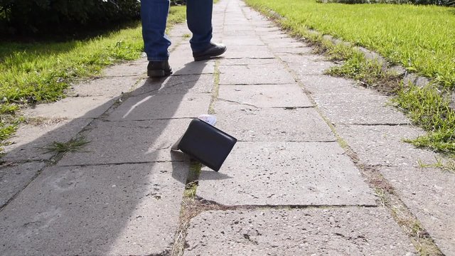 Man loses and gets back for his wallet.