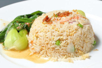 Stair fried rice with prawn and vegetable