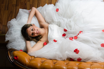 Sposa sul divano